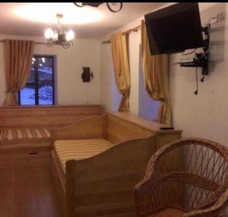 Rzhyshchiv Дом Для Отдыха В Лесу מראה חיצוני תמונה